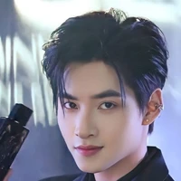 Huỳnh Hoàng Hùng(Hùng Huỳnh)