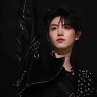 Hắn ( Chu chí hâm 16 tuổi)