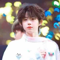 Trần Dịch Hằng / cậu /
