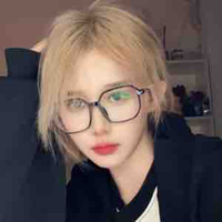 Trần Kha ( chị )
