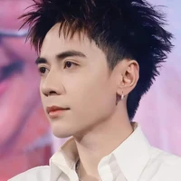 hùng