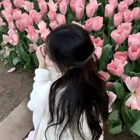 Gia Hân ( em gái Hùng)
