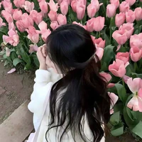 Gia Hân ( em gái Hùng)