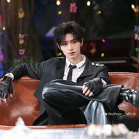 Chu Chí Hâm - Hắn