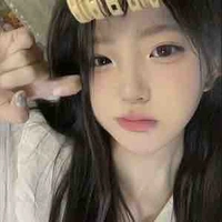 Như ( chị gái khải )