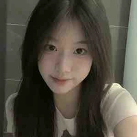 Ý (chị gái khải )