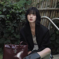 Grace Budsarin(Bạn cô)