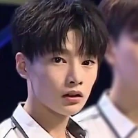 Yang Jeongin (15 tuổi)