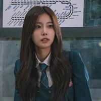 hyewon(bạn của trùm móc vè hyeri)