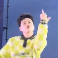 T/g nhỏ báo nè