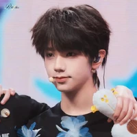 Vương  Lỗ Kiệt —hắn¹