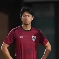 Pansa Hemviboon (Anh 2 bạn)