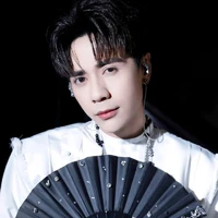 quang hùng