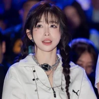 Châu Tuyết Vân(chị hai)