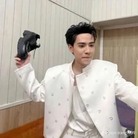 trừ ai tự nghĩ đi