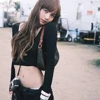 lisa (mama nàng)