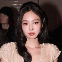 Kim Jennie | Em