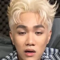 nhỏ T/g xênh đợp nhưng bị khờ😇