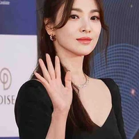 Hye Kyo ( mẹ Hyeri )