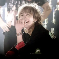 Kwon Jiyong (em)