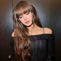 Lalisa ( cô )