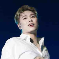 Trần Đăng Dương(dương đeo mic)