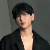 Kim Woo Jin//Giám đốc//Im Siwan
