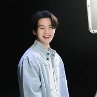 MIN YOONGI (hắn)I