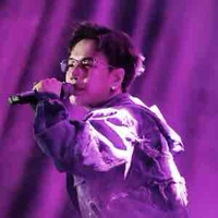 Hoàng kim Long 