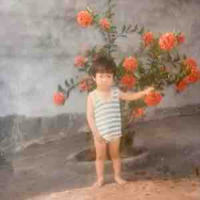 Song Luân lúc bé