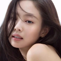 Kim Jennie: Em
