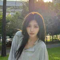 Vương Dịch( chị )