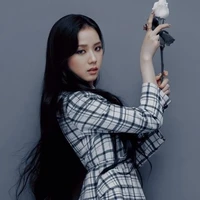 kim jisoo ( chị)
