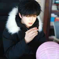 Trương Hàm Thụy_T