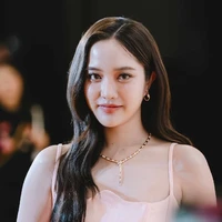 Freen Sarocha Chankimha (cô)