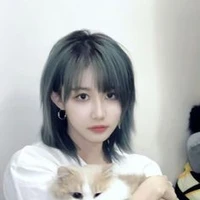 Trần Kha - cô
