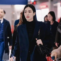 Ling Ling Kwong ( cô )