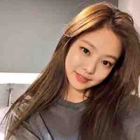 Jennie ( em )