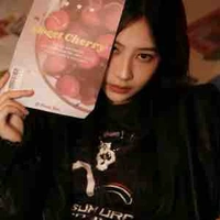 Viên Nhất Kỳ ( nàng )