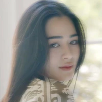 Lingling Kwong - Cô