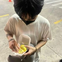 thầy trông trẻ