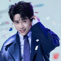 Lê Quang Hùng (phone)