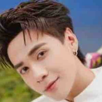 Lê Quang Hùng 