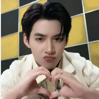 Huỳnh Hoàng Hùng - Hùng Huỳnh