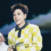 Q.Hùng