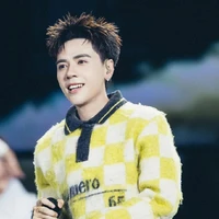 Q.Hùng