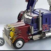 Transformers optimus  prime ọt ọt ẹt ẹt