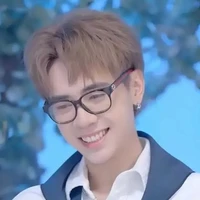 Quang Hùng (phone )