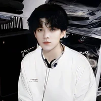 Trần Thiên Nhuận_hắn2 lúc lớn