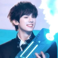 Tả Hàng_cậu lúc lớn